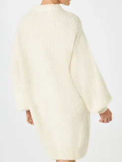 Abito in maglia garzata con ricamo It's cold outside