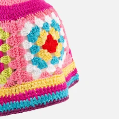 Cloche da donna all'uncinetto