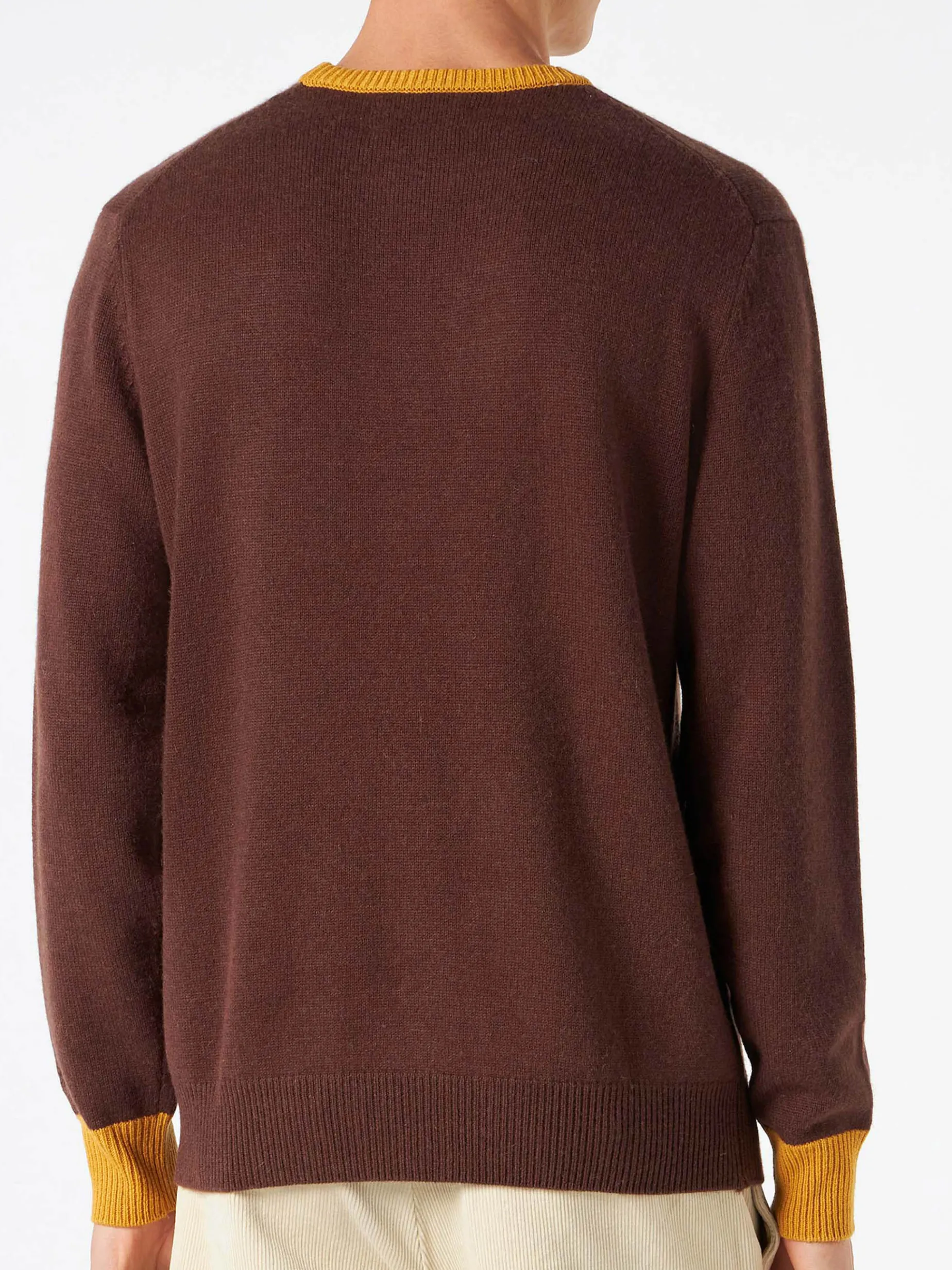 Maglia da uomo marrone con ricamo Faccio cose, vedo gente