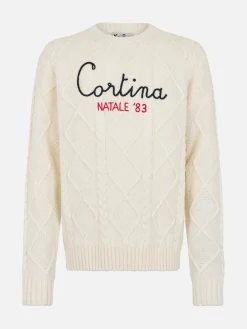 Maglione da uomo Bergen in misto cashmere lavorato a trecce con ricamo Cortina Natale '83