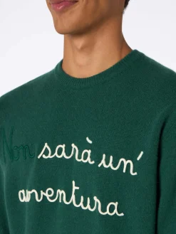 Maglione da uomo verde Heron con ricamo Non sarà un'avventura